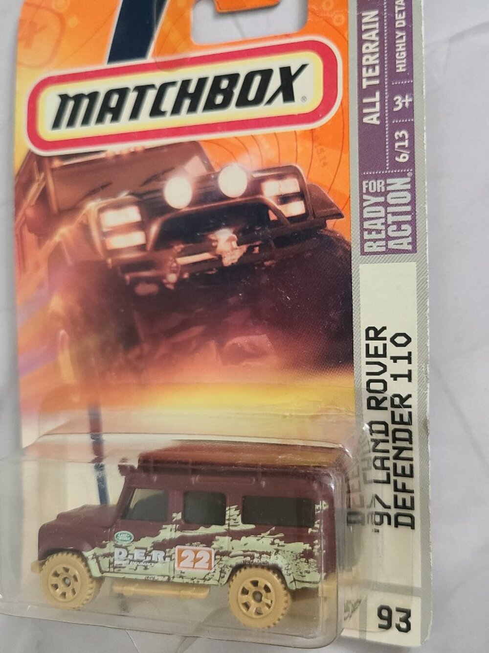 Matchbox Land‎ Rover Defender All Terrain - Picture 2 of 10